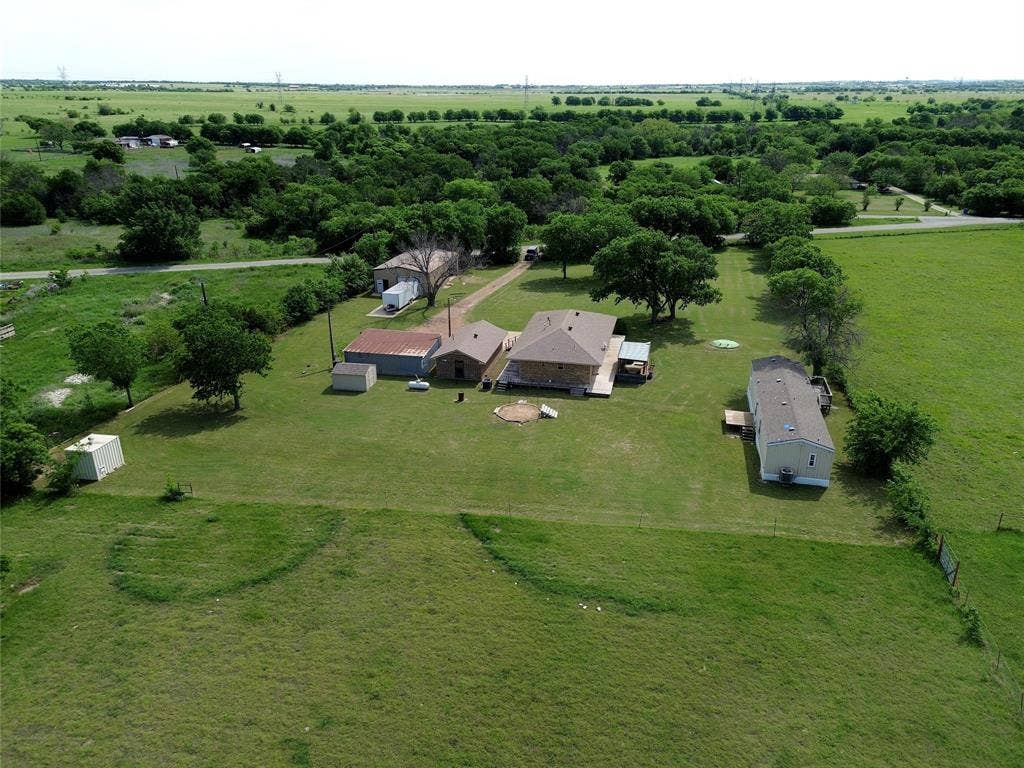 8983 W Odneal Road, Krum, TX 76249 8983 W Odneal Road, Krum, TX 76249