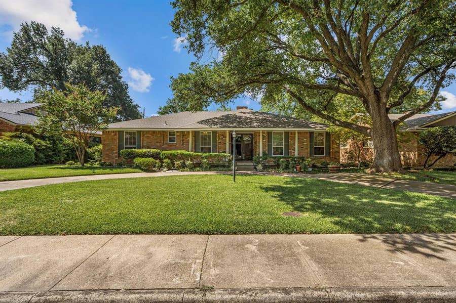 Property photo for 11034 Ridgemeadow Drive, Dallas, TX