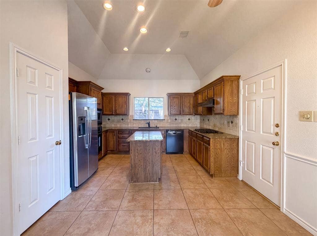 905 Ridgemont Drive, Allen, TX 75002 905 Ridgemont Drive, Allen, TX 75002