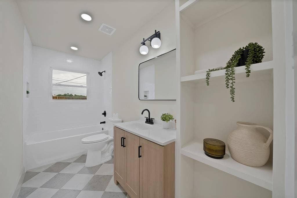 6729 Wallis Road, Lake Worth, TX 76135 6729 Wallis Road, Lake Worth, TX 76135