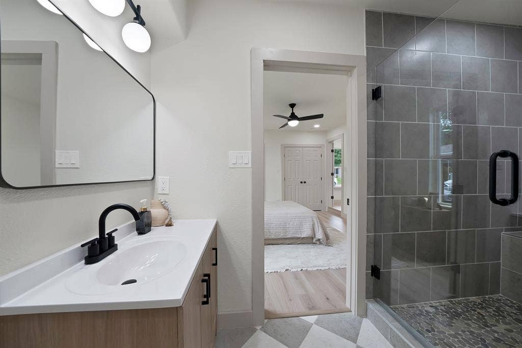 6729 Wallis Road, Lake Worth, TX 76135 6729 Wallis Road, Lake Worth, TX 76135