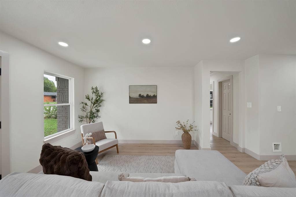 6729 Wallis Road, Lake Worth, TX 76135 6729 Wallis Road, Lake Worth, TX 76135