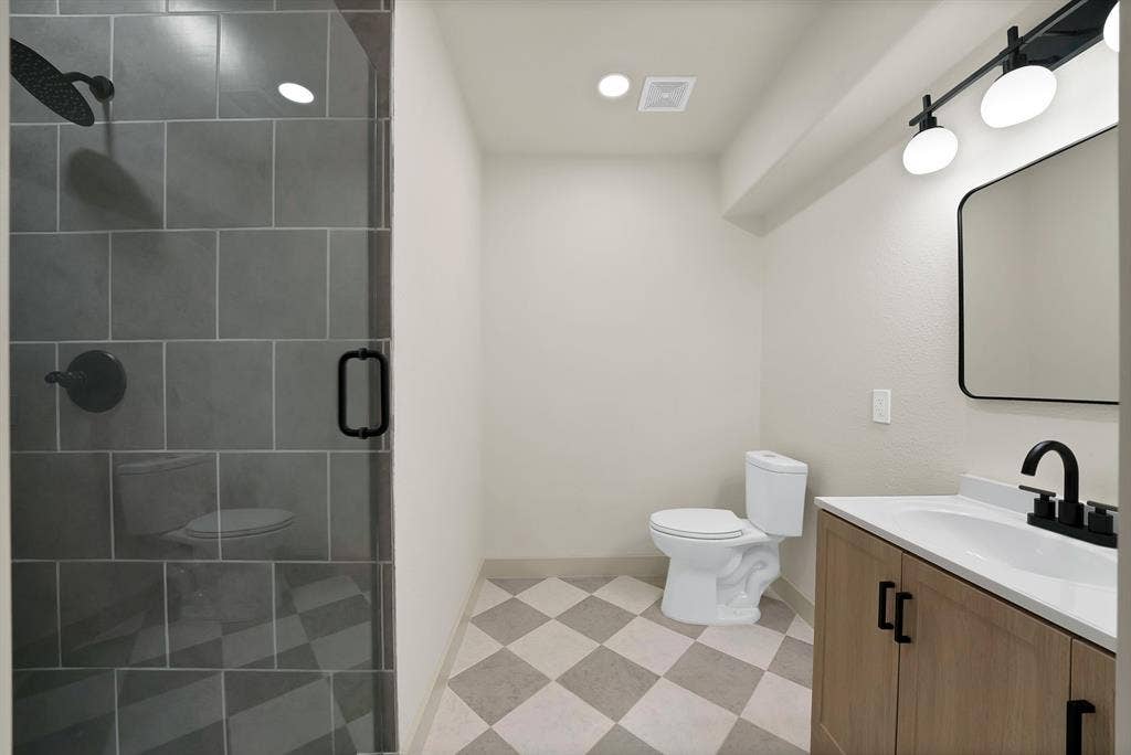 6729 Wallis Road, Lake Worth, TX 76135 6729 Wallis Road, Lake Worth, TX 76135