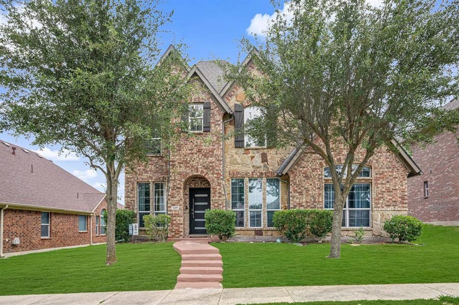 Property photo for 428 Shasta Street, DeSoto, TX