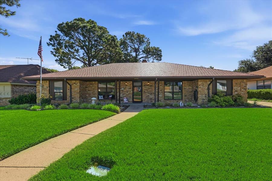 Property photo for 2509 Radcliffe Drive, Arlington, TX