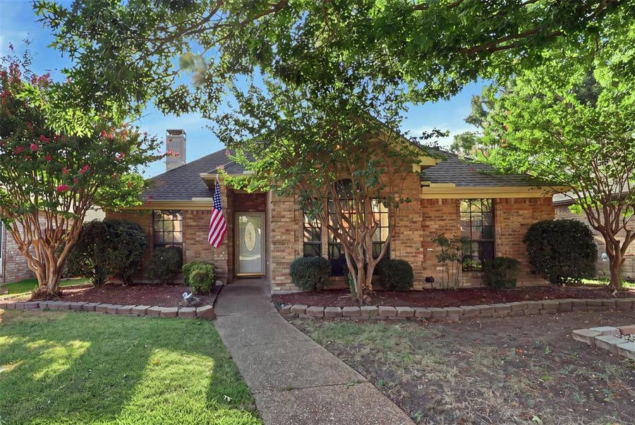 Property photo for 1100 Pin Oak Lane, Allen, TX