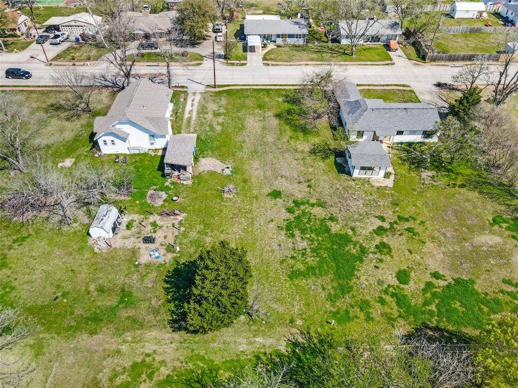 Expansive lot with two distinct residential structures