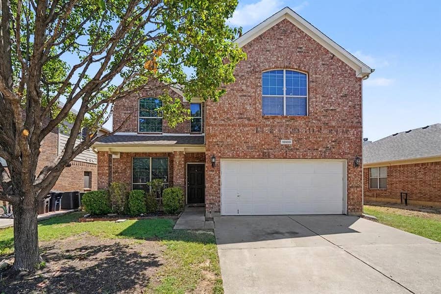 Property photo for 10800 Emerald Park Lane, Fort Worth, TX
