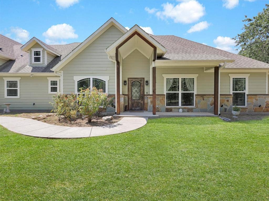 1255 Greg Street, Azle, TX 76020 1255 Greg Street, Azle, TX 76020