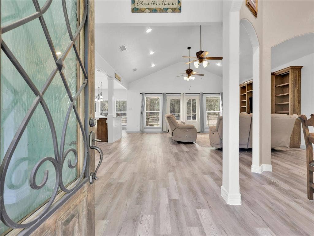 1255 Greg Street, Azle, TX 76020 1255 Greg Street, Azle, TX 76020
