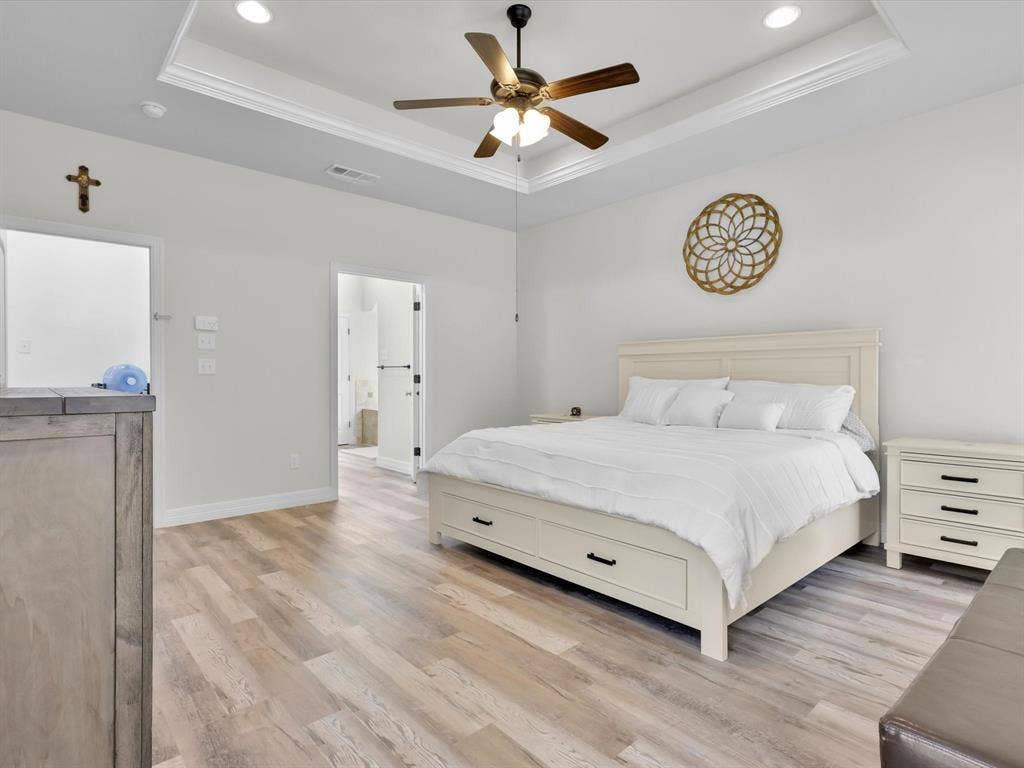 1255 Greg Street, Azle, TX 76020 1255 Greg Street, Azle, TX 76020