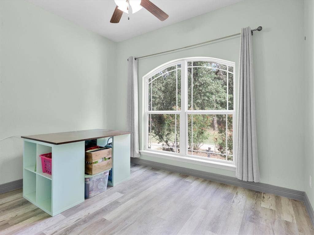 1255 Greg Street, Azle, TX 76020 1255 Greg Street, Azle, TX 76020