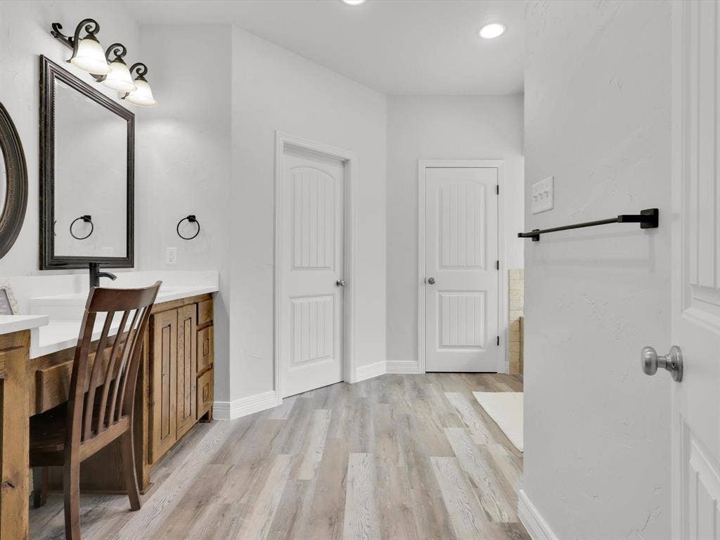 1255 Greg Street, Azle, TX 76020 1255 Greg Street, Azle, TX 76020