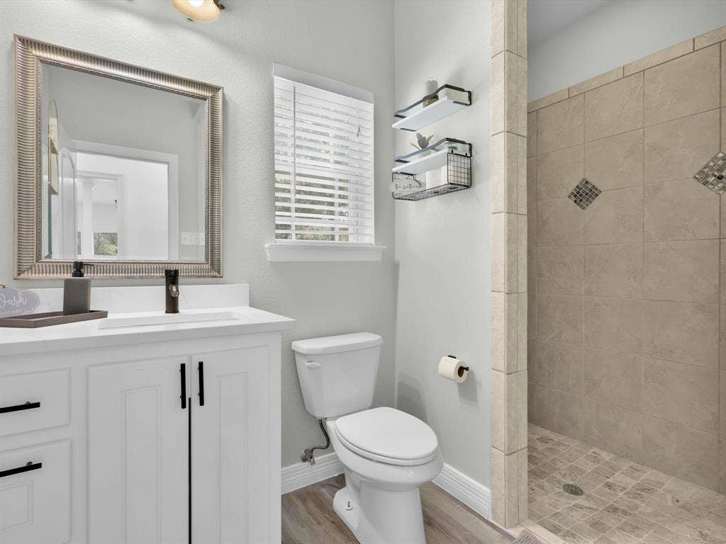 1255 Greg Street, Azle, TX 76020 1255 Greg Street, Azle, TX 76020