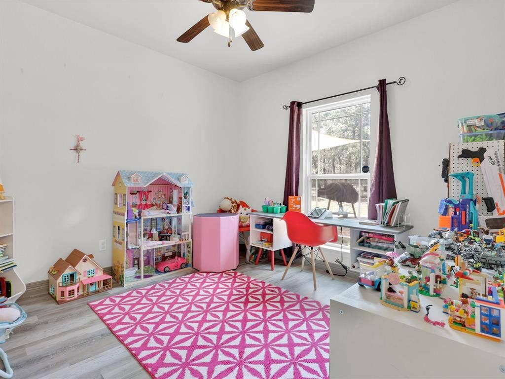 1255 Greg Street, Azle, TX 76020 1255 Greg Street, Azle, TX 76020