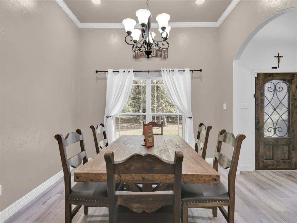 1255 Greg Street, Azle, TX 76020 1255 Greg Street, Azle, TX 76020