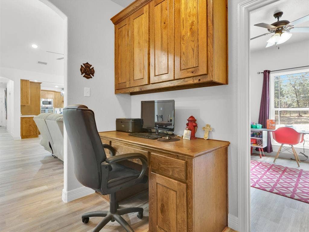 1255 Greg Street, Azle, TX 76020 1255 Greg Street, Azle, TX 76020