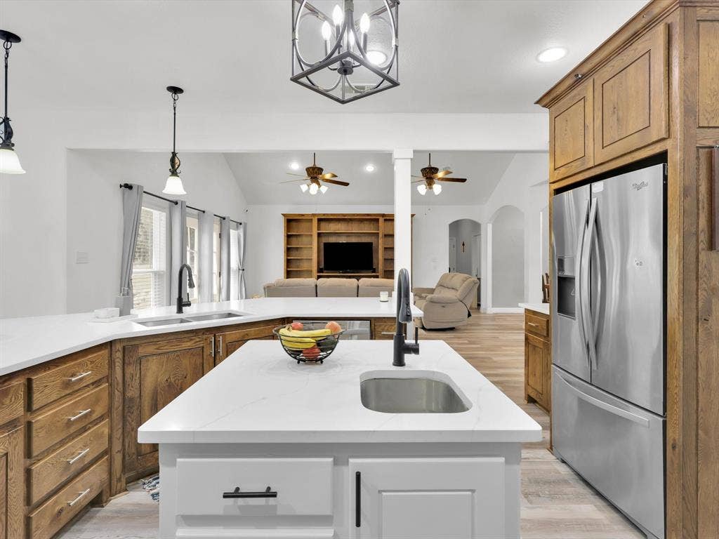 1255 Greg Street, Azle, TX 76020 1255 Greg Street, Azle, TX 76020