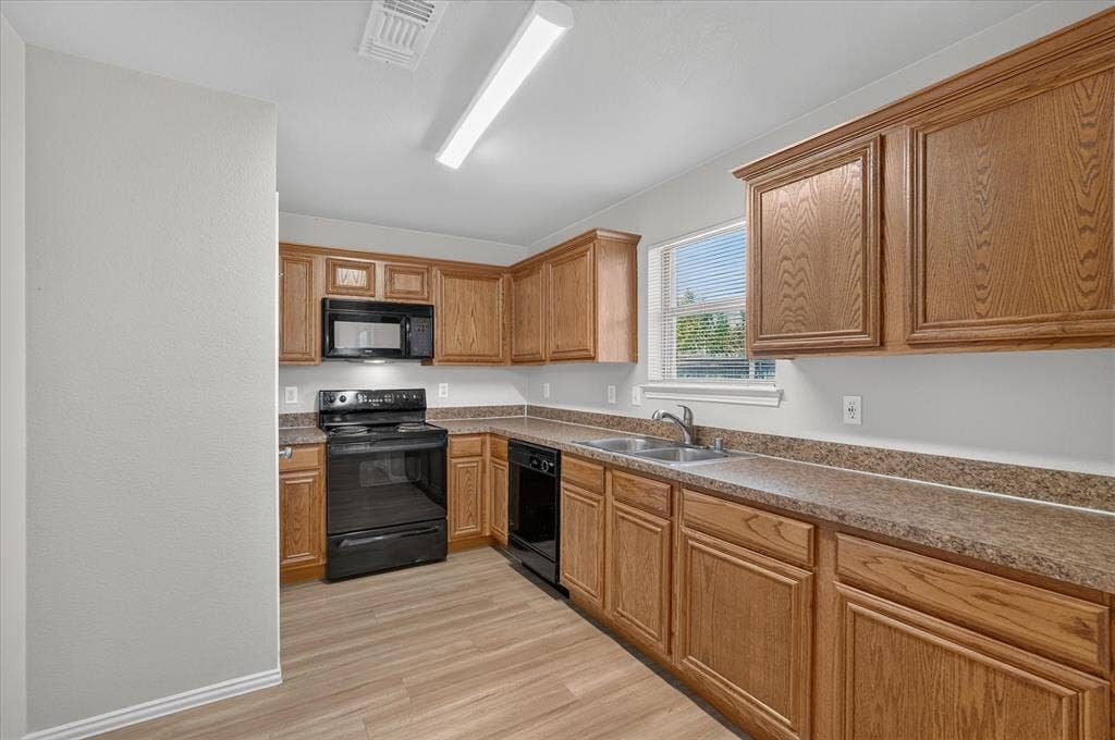 606 E College Street, Princeton, TX 75407 606 E College Street, Princeton, TX 75407