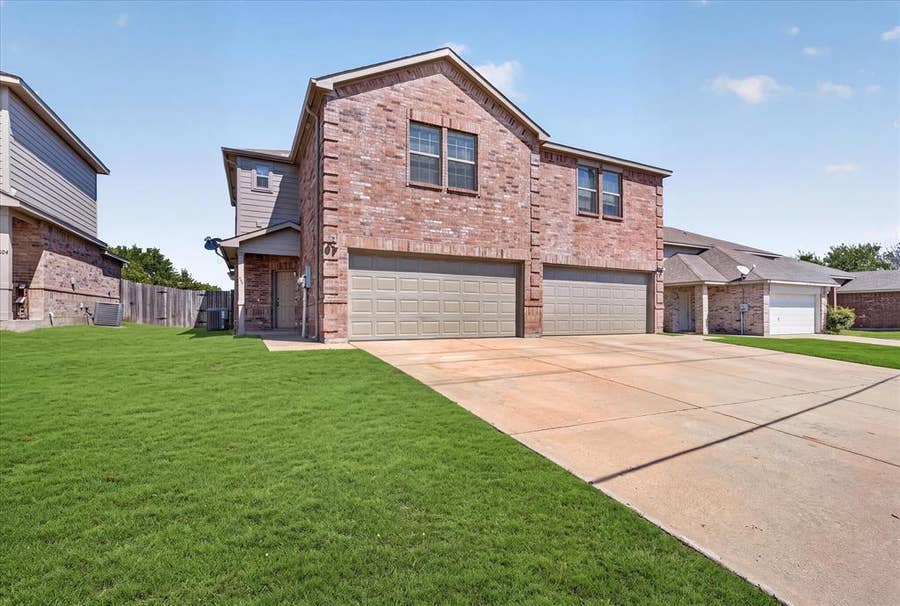 Property photo for 606 E College Street, Princeton, TX