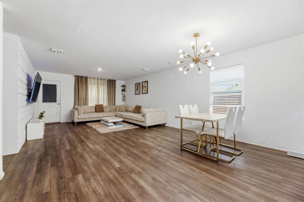2915 Acacia Drive, Forney, TX 75126 2915 Acacia Drive, Forney, TX 75126