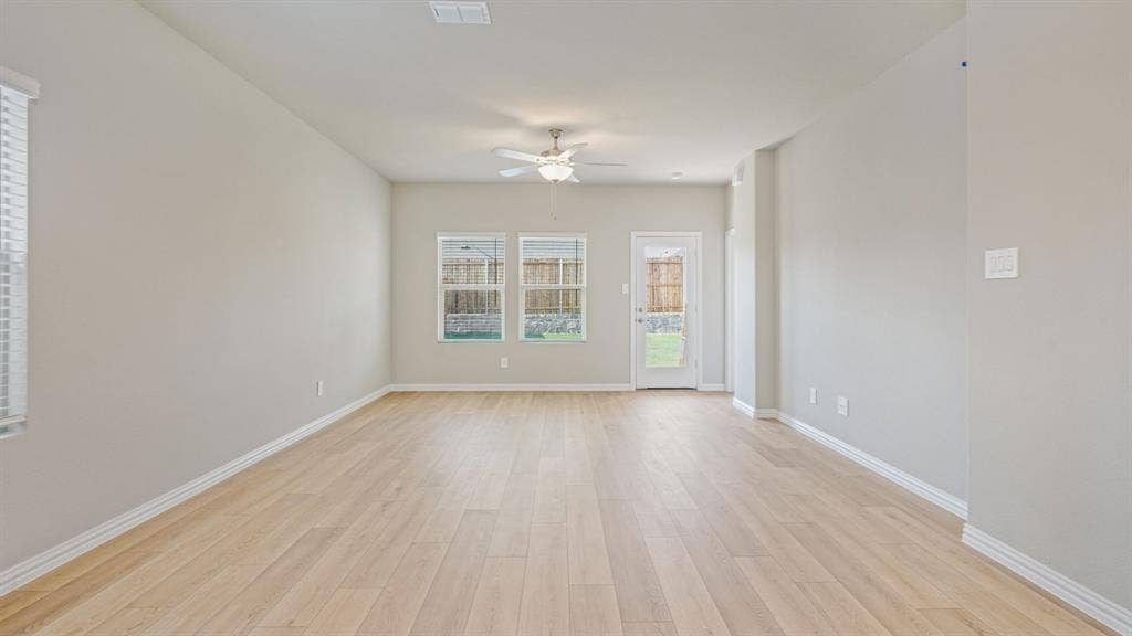 202 Winchester Hill Lane, Princeton, TX 75071 Photo is not of the actual home, but is an inspirational photo of builder’s model home and may depict options, furnishings, and/or decorator features that are not included