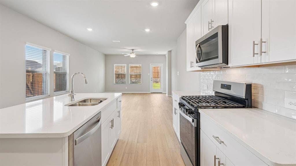 202 Winchester Hill Lane, Princeton, TX 75071 Photo is not of the actual home, but is an inspirational photo of builder’s model home and may depict options, furnishings, and/or decorator features that are not included