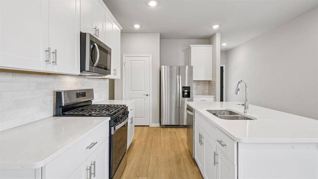 202 Winchester Hill Lane, Princeton, TX 75071 Photo is not of the actual home, but is an inspirational photo of builder’s model home and may depict options, furnishings, and/or decorator features that are not included