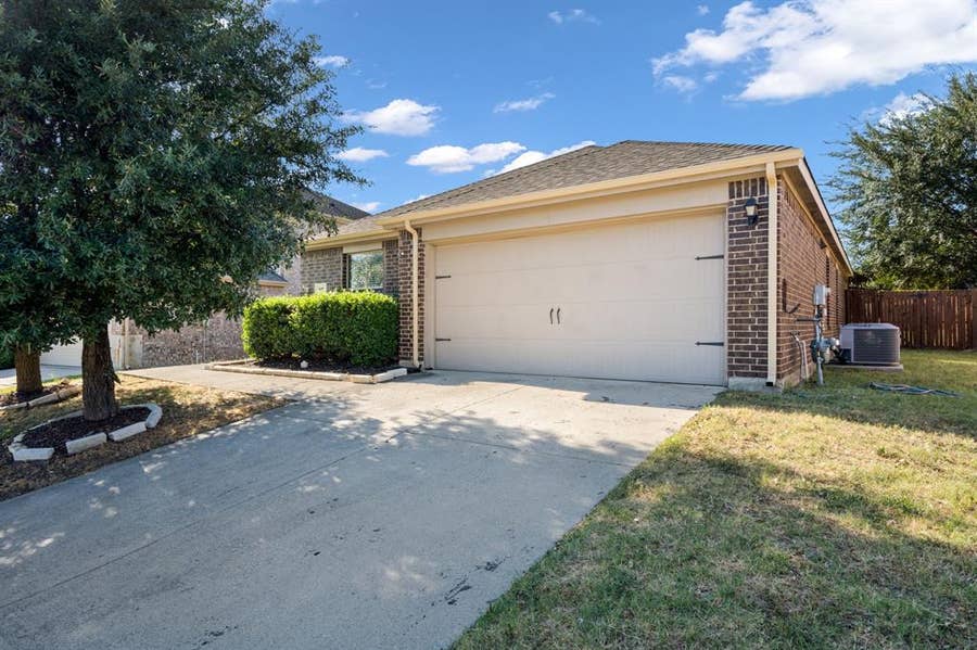 Property photo for 416 Andalusian Trail, Celina, TX