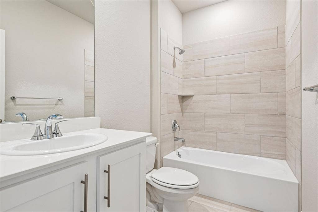 Photo is not of the actual home, but is an inspirational photo of builder’s model home and may depict options, furnishings, and/or decorator features that are not included.