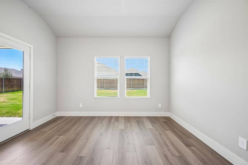 1303 Winters Way, Princeton, TX 75071 Photo is not of the actual home, but is an inspirational photo of builder’s model home and may depict options, furnishings, and/or decorator features that are not included.