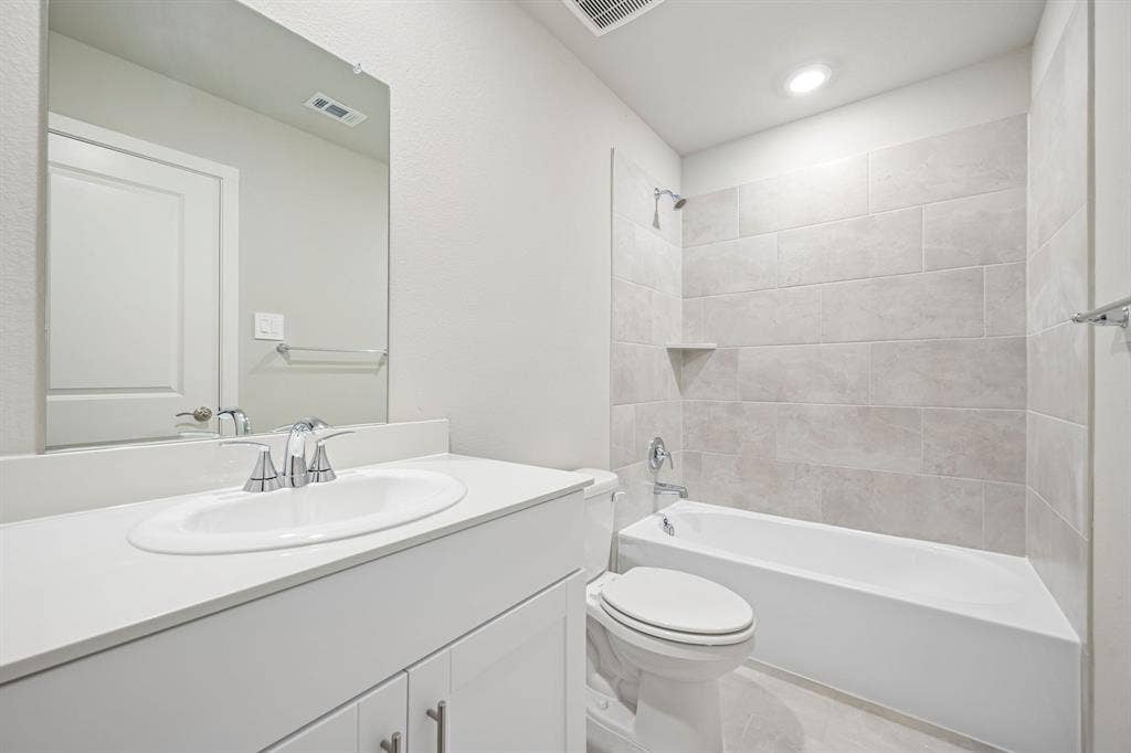 1303 Winters Way, Princeton, TX 75071 Photo is not of the actual home, but is an inspirational photo of builder’s model home and may depict options, furnishings, and/or decorator features that are not included.