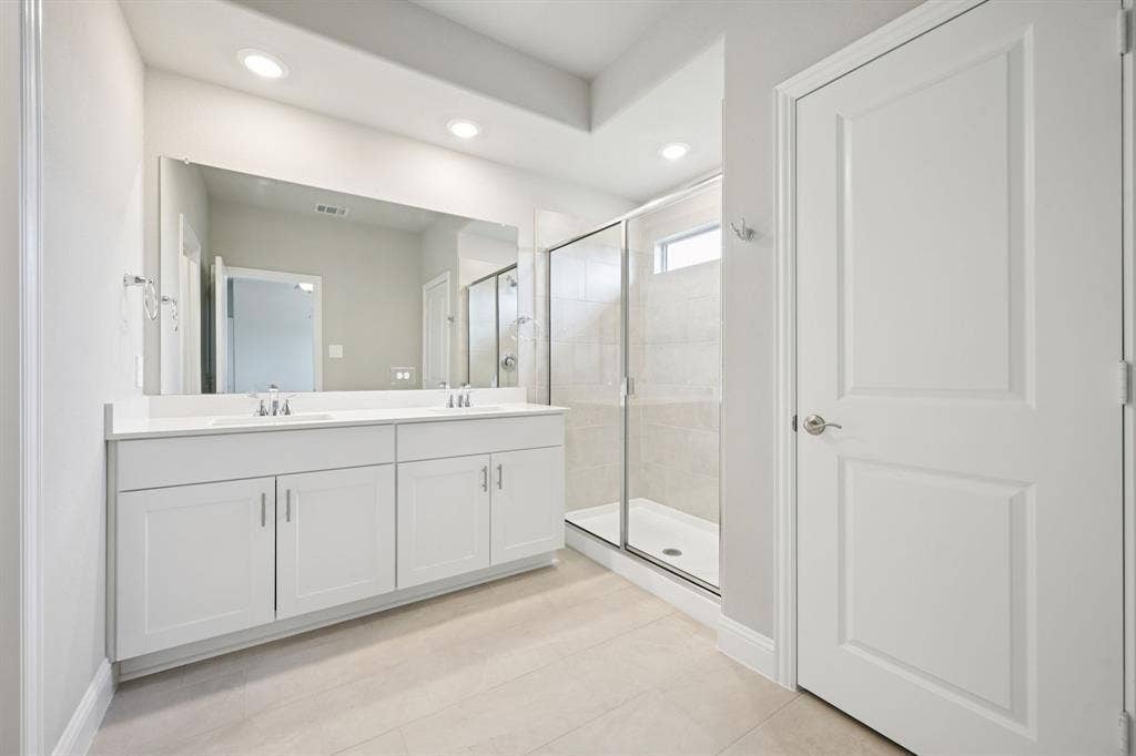1405 Buck Run Drive, Princeton, TX 75071 Photo is not of the actual home, but is an inspirational photo of builder’s model home and may depict options, furnishings, and/or decorator features that are not included.