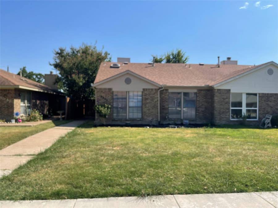 Property photo for 3040 Airhaven Street, Dallas, TX