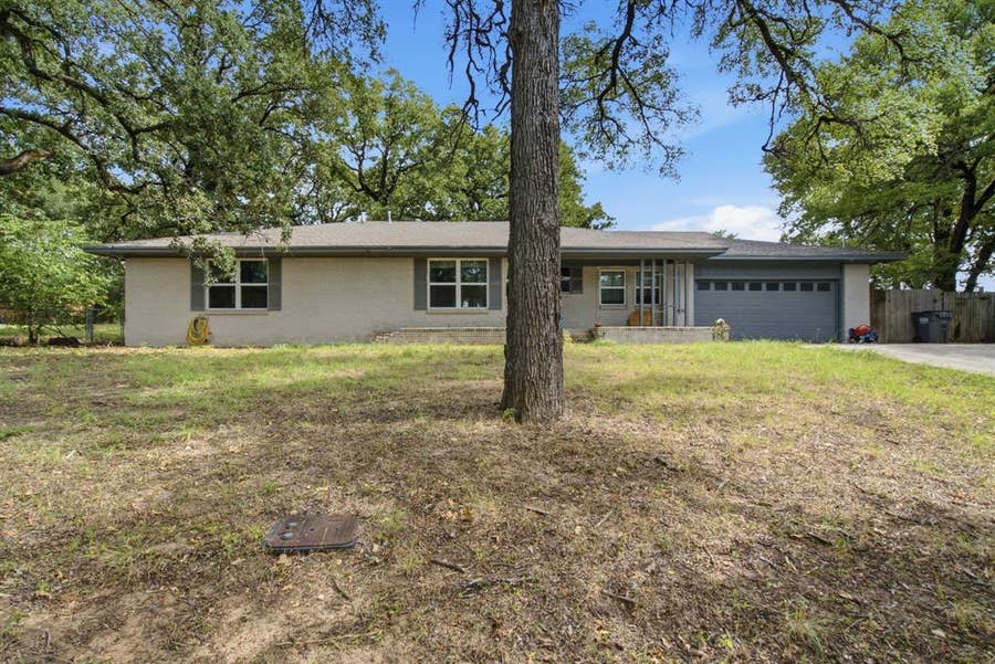 Property photo for 128 Redbird Lane N, Azle, TX