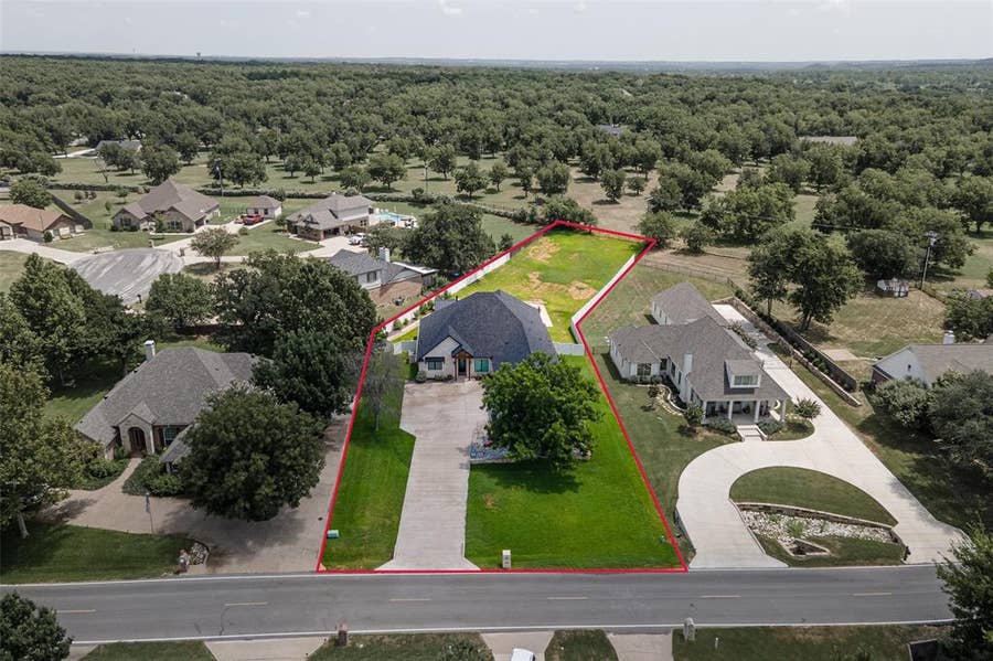 Property photo for 9303 Bellechase Road, Granbury, TX