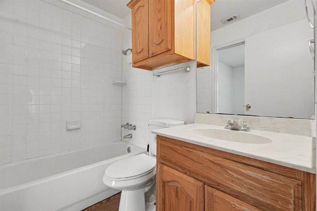 7611 Cousteau Drive, Rowlett, TX 75088 7611 Cousteau Drive, Rowlett, TX 75088