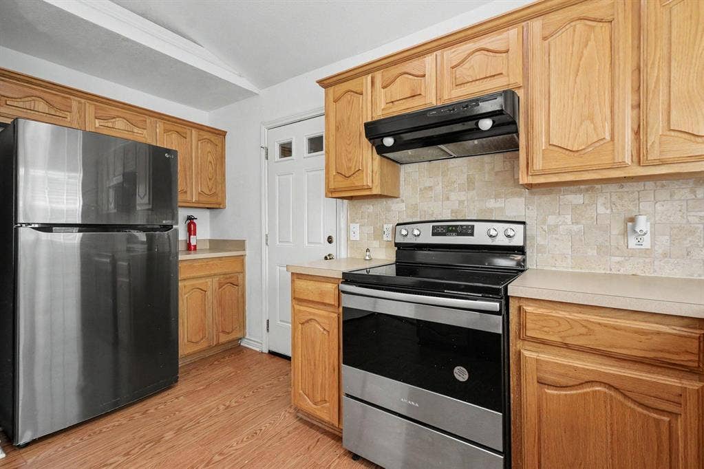 7611 Cousteau Drive, Rowlett, TX 75088 7611 Cousteau Drive, Rowlett, TX 75088
