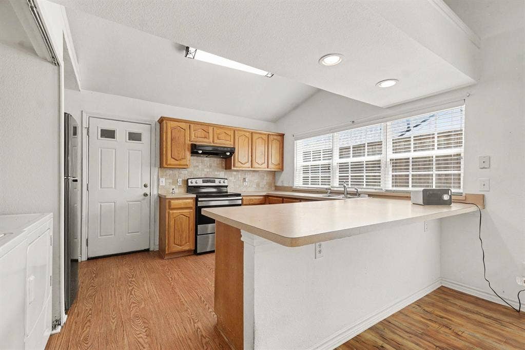 7611 Cousteau Drive, Rowlett, TX 75088 7611 Cousteau Drive, Rowlett, TX 75088