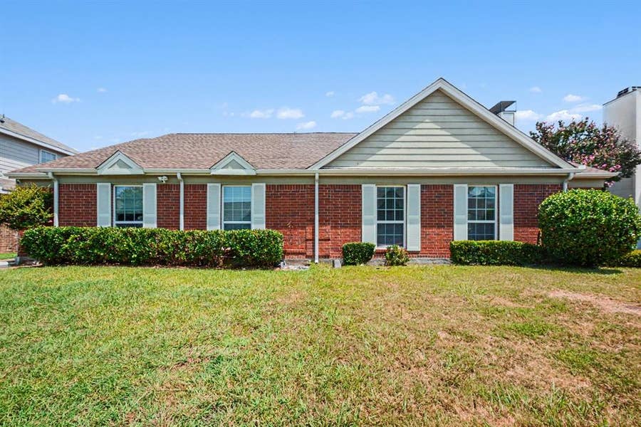 Property photo for 7611 Cousteau Drive, Rowlett, TX