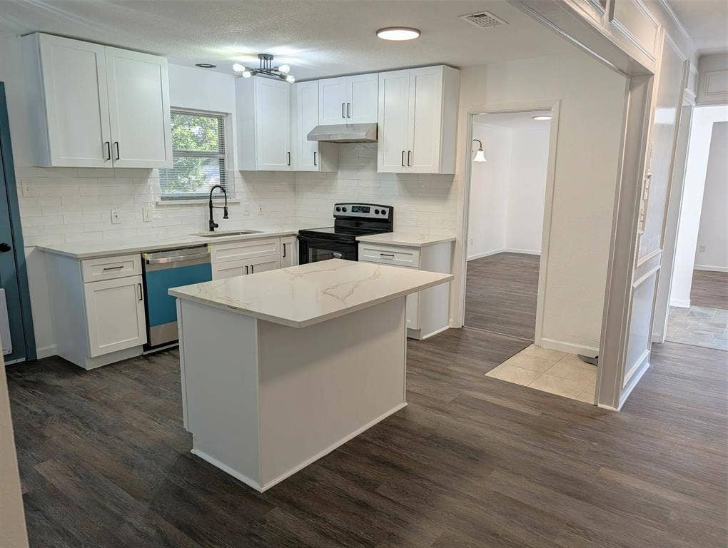 1756 Cynthia Lane, Hurst, TX 76054 1756 Cynthia Lane, Hurst, TX 76054