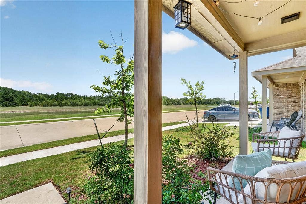 2003 Ava Drive, Ennis, TX 75119 2003 Ava Drive, Ennis, TX 75119