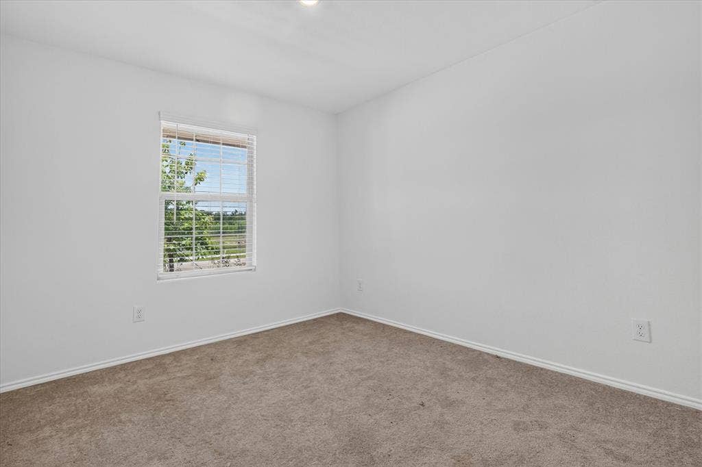 2003 Ava Drive, Ennis, TX 75119 Secondary bedroom