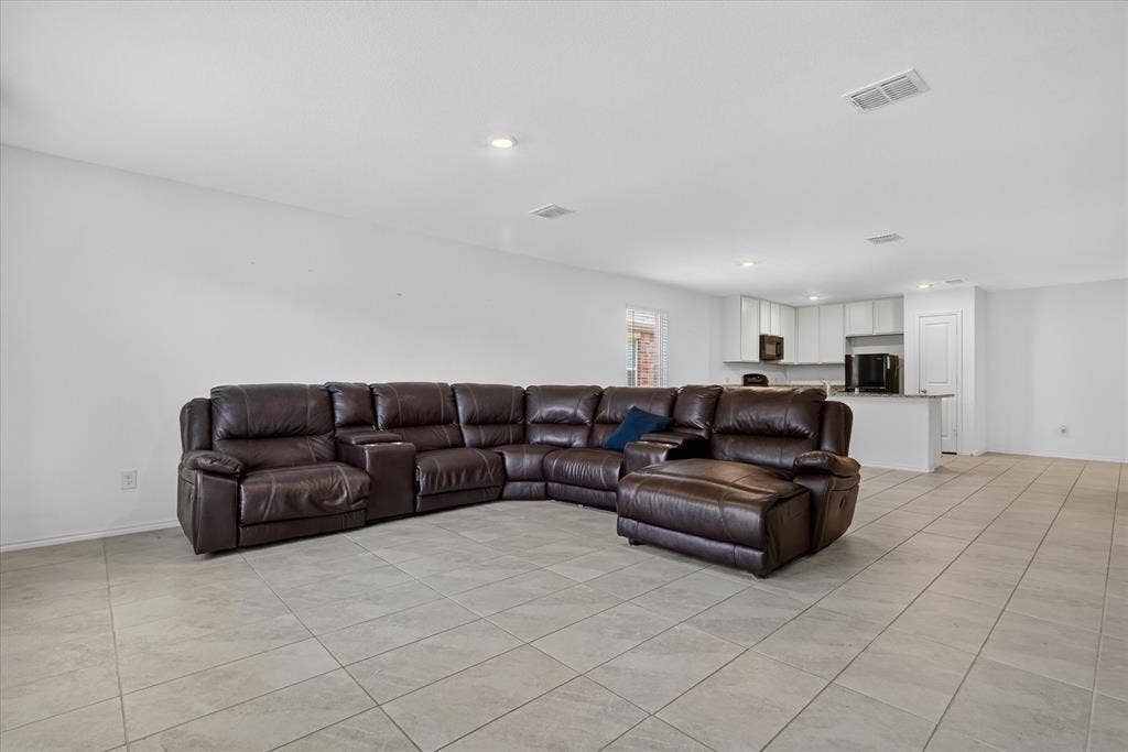 2003 Ava Drive, Ennis, TX 75119 2003 Ava Drive, Ennis, TX 75119