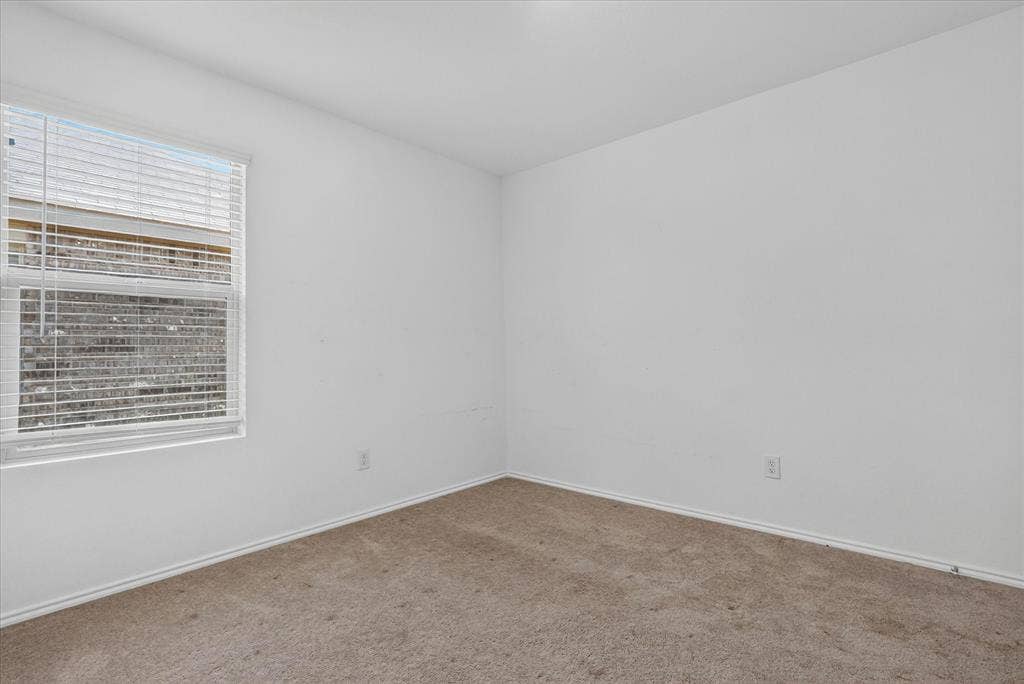 2003 Ava Drive, Ennis, TX 75119 Secondary bedroom