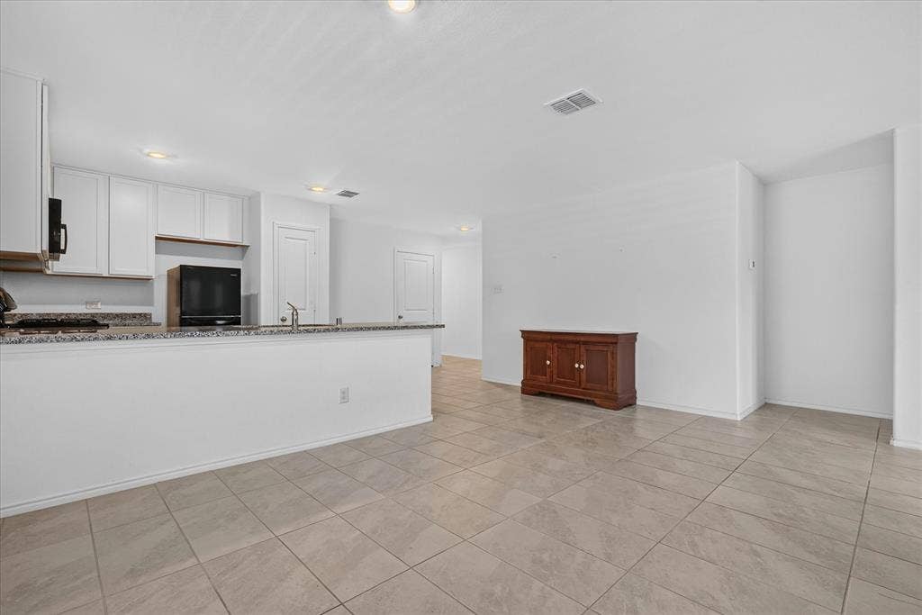 2003 Ava Drive, Ennis, TX 75119 Dining Area