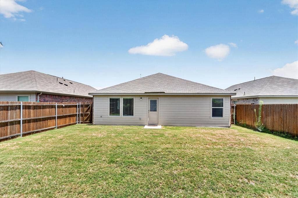 2003 Ava Drive, Ennis, TX 75119 2003 Ava Drive, Ennis, TX 75119