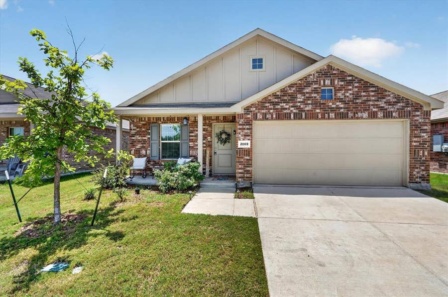 Property photo for 2003 Ava Drive, Ennis, TX