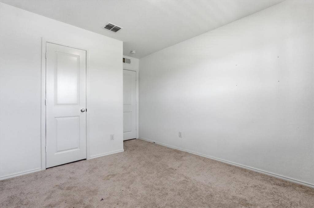 2003 Ava Drive, Ennis, TX 75119 Walk in closet in bedroom
