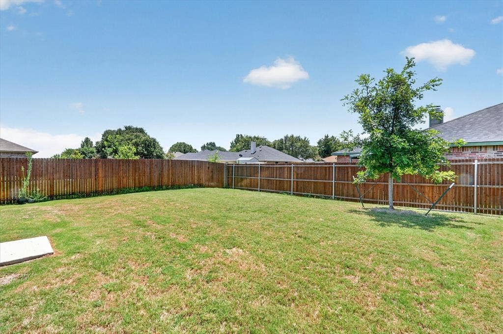 2003 Ava Drive, Ennis, TX 75119 2003 Ava Drive, Ennis, TX 75119
